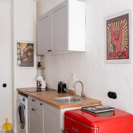 Appartement Designer In Trendy Area *