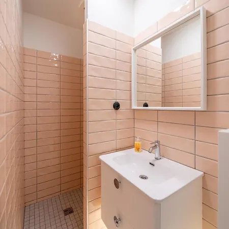 Appartement Designer In Trendy Area