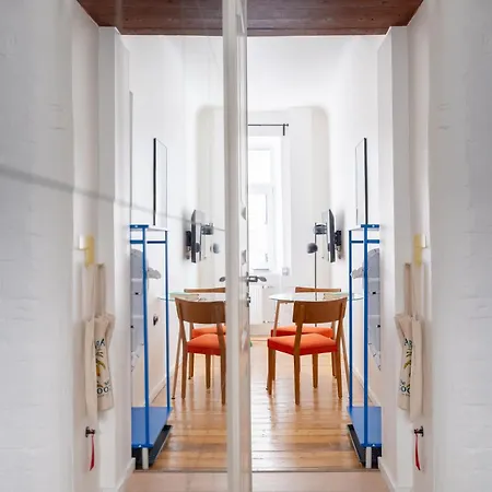 Appartement Designer In Trendy Area *