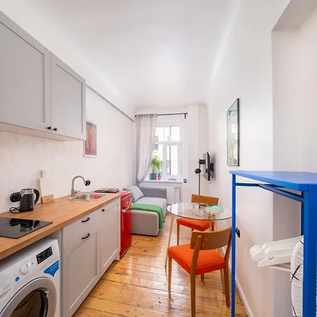 Appartement Designer In Trendy Area *